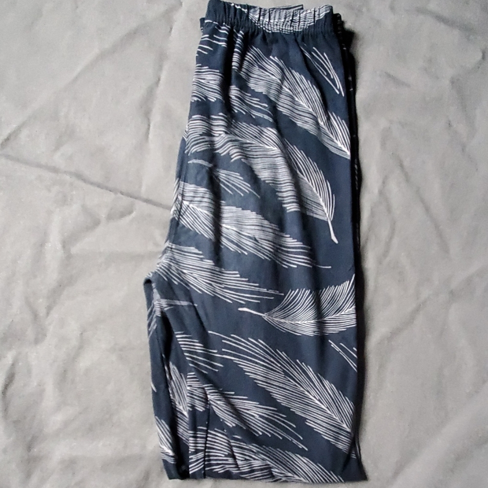 Agnes and Dora S/M feather leggings